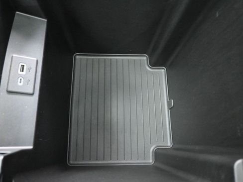 Used 2023 Chevrolet Suburban Z71 w/ Luxury Package image 39