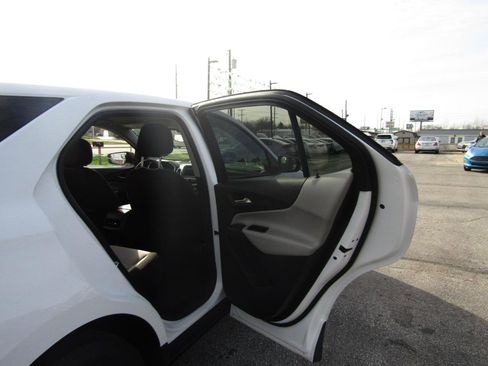 Used 2020 Chevrolet Equinox LS w/ LS Convenience Package image 20