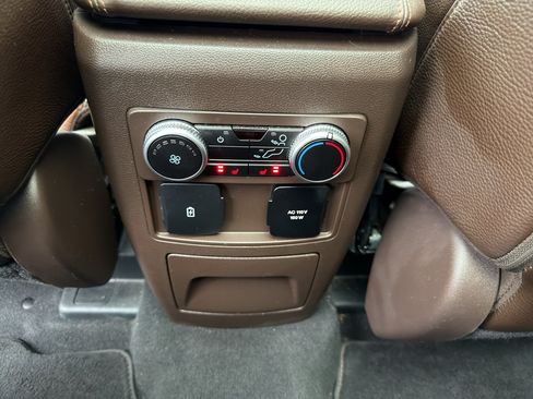 Used 2023 Ford Explorer King Ranch w/ Technology Package RWD image 33