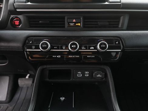 Used 2024 Honda Pilot EX-L image 18
