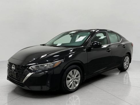 Used 2024 Nissan Sentra S image 9