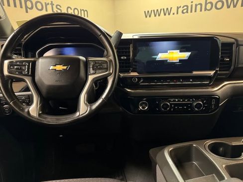 Used 2024 Chevrolet Silverado 1500 LT AWD/4WD image 9