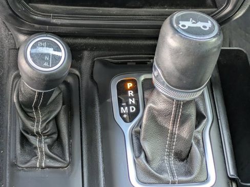 Used 2023 Jeep Wrangler Sport S image 9