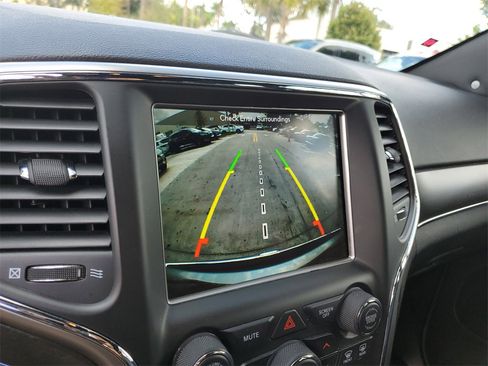 Used 2018 Jeep Grand Cherokee Limited w/ Luxury Group II image 29