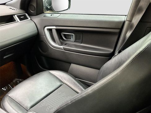 Used 2018 Land Rover Discovery Sport SE AWD/4WD image 22