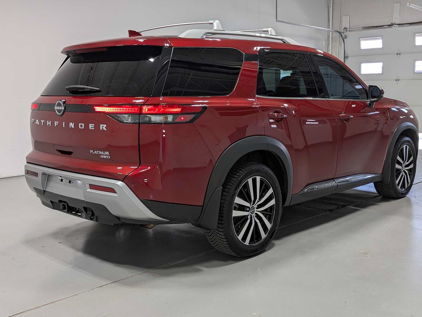 Used 2023 Nissan Pathfinder Platinum AWD/4WD image 8