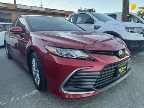 Used 2023 Toyota Camry LE w/ Convenience Package FWD image 2
