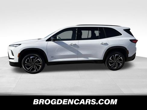 Used 2025 Buick Enclave Sport Touring FWD image 5
