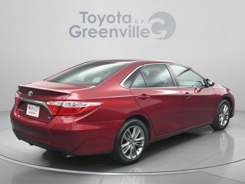Used 2017 Toyota Camry SE w/ Moonroof Package FWD image 12