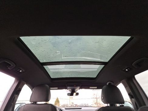 Used 2021 Volkswagen Atlas Cross Sport SEL Premium R-Line image 32