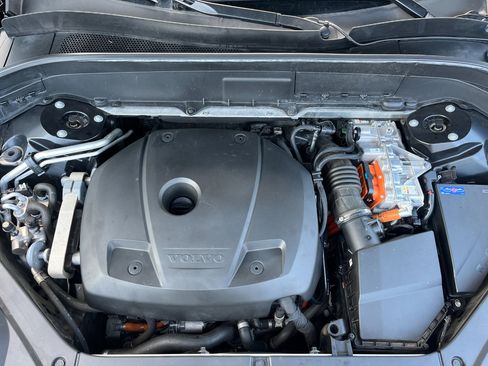 Used 2016 Volvo XC90 T8 Momentum image 47