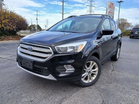 Used 2018 Ford Escape SE image 1