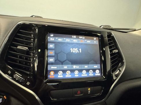 Used 2022 Jeep Cherokee Limited AWD/4WD image 22