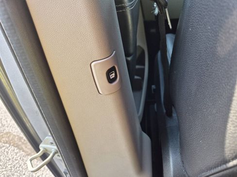 Used 2018 Dodge Grand Caravan SXT FWD image 33