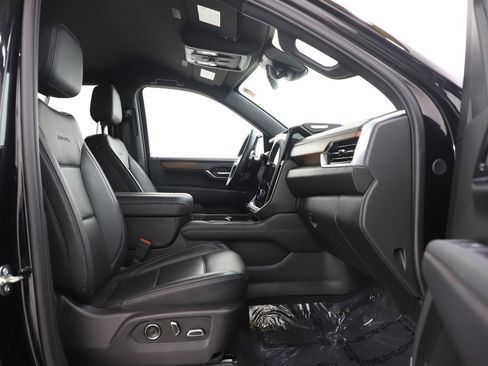 Used 2025 GMC Yukon Denali AWD/4WD image 12