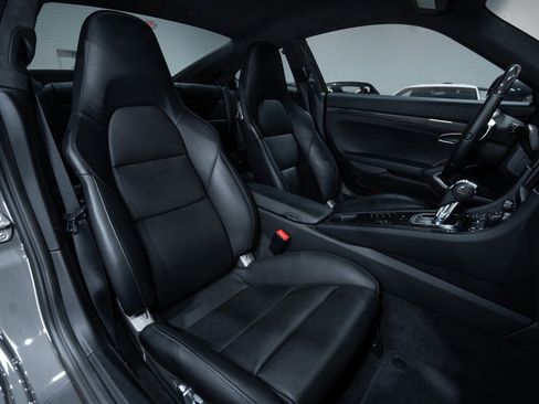 Used 2014 Porsche 911 Turbo S AWD/4WD image 30