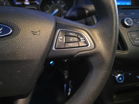 Used 2016 Ford Focus SE w/ Reverse Sensing Package image 15