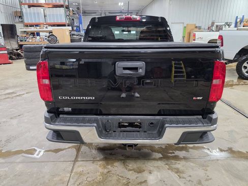 Used 2022 Chevrolet Colorado W/T w/ WT Convenience Package AWD/4WD image 8