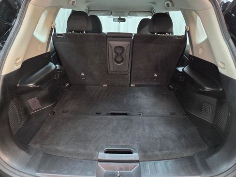 Used 2018 Nissan Rogue S image 7