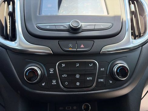 Used 2022 Chevrolet Equinox LT AWD/4WD image 8