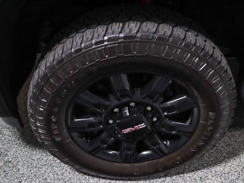 Used 2024 GMC Sierra 2500 AT4 w/ AT4 Premium Plus Package image 11