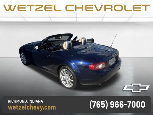 Used 2011 MAZDA MX-5 Miata Grand Touring w/ Premium Pkg RWD image 2