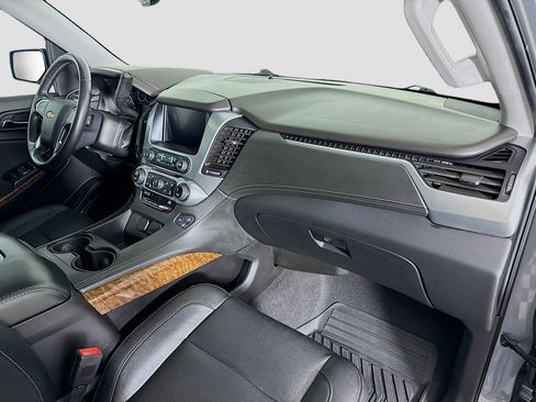Used 2020 Chevrolet Tahoe Premier RWD image 32