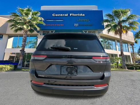 New 2026 Jeep Grand Cherokee Altitude image 6