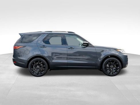 New 2025 Land Rover Discovery S image 9