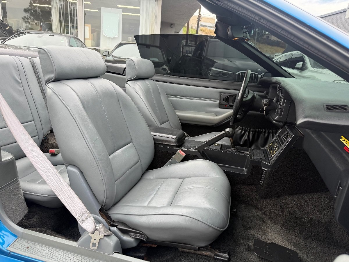Used 1992 Chevrolet Camaro Z28 RWD image 17
