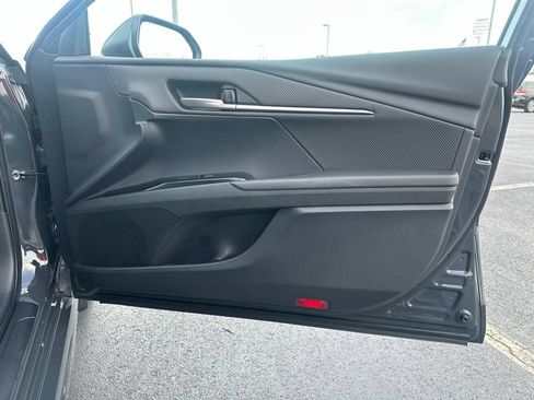 Used 2025 Toyota Camry SE FWD image 10