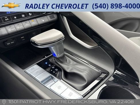 Used 2025 Hyundai Elantra SEL image 18