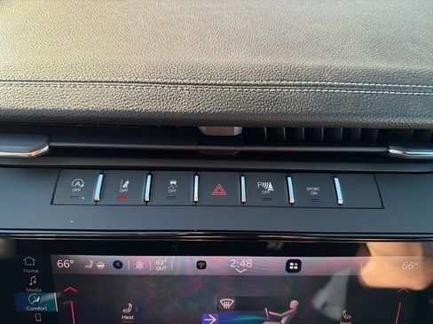 New 2026 Jeep Grand Cherokee Limited w/ Limited Altitude Package RWD image 38