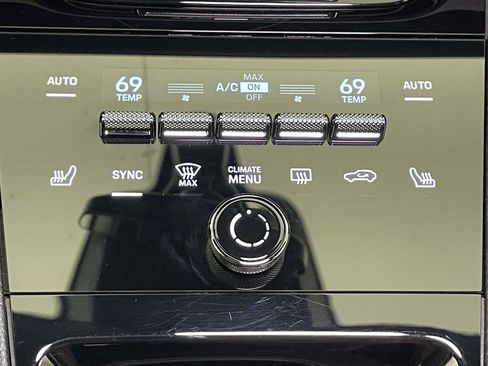 Used 2024 Porsche Cayenne image 33