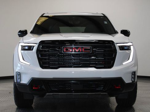 Used 2026 GMC Acadia AT4 w/ Luxury Package AWD/4WD image 2