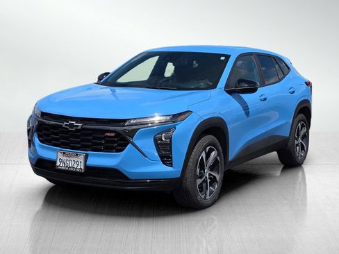 Used 2024 Chevrolet Trax RS w/ Driver Confidence Package FWD image 3