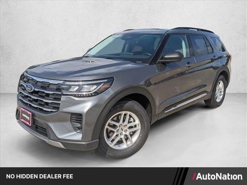 Used 2025 Ford Explorer Active RWD image 1