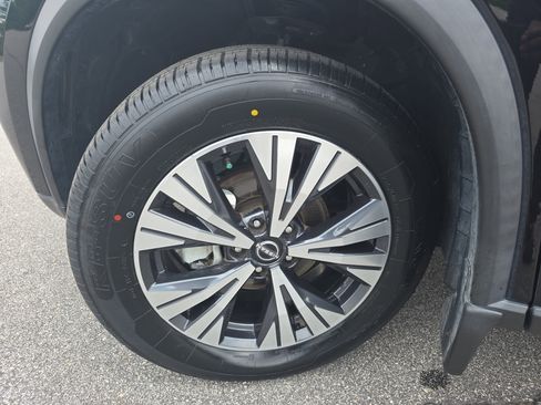 Used 2022 Nissan Rogue SV FWD image 32