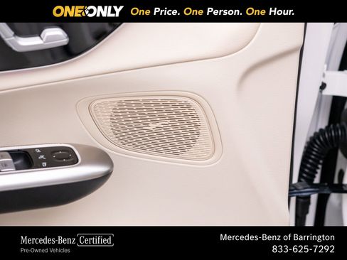 Used 2025 Mercedes-Benz GLC 300 4MATIC image 15