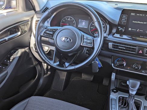 Used 2021 Kia Seltos S image 16