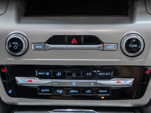 Used 2022 Ford Explorer XLT w/ Equipment Group 202A image 30