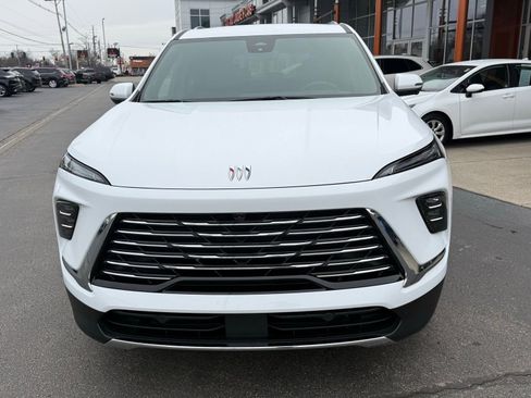 Used 2025 Buick Enclave Preferred image 10