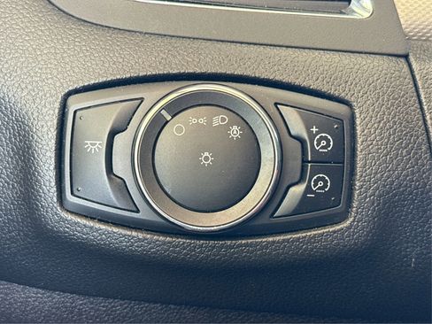 Used 2013 Ford Edge SEL image 19