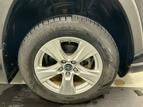 Used 2019 Toyota RAV4 XLE image 8