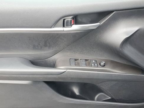 Used 2024 Toyota Camry SE image 13