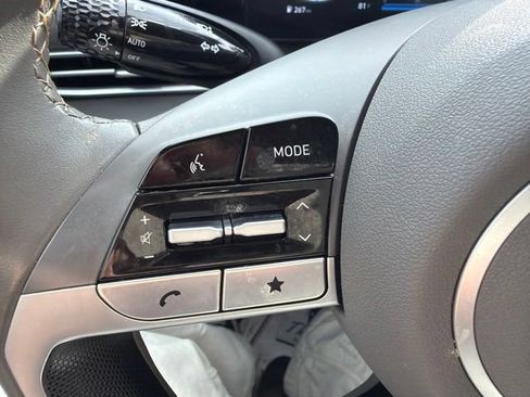 Used 2025 Hyundai Elantra SEL FWD image 29