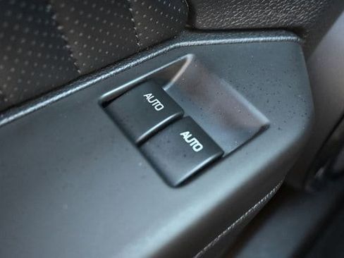 Used 2011 Ford Mustang Shelby GT500 w/ SVT Performance Pkg image 32