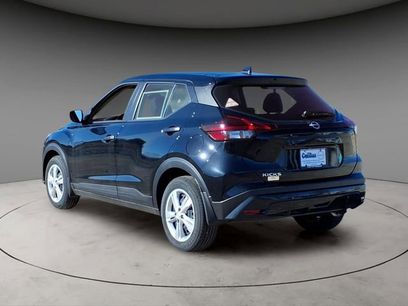 New 2025 Nissan Kicks Play S