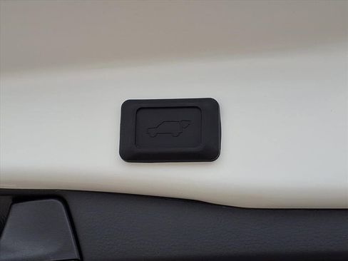 New 2025 Toyota RAV4 XLE Premium image 6