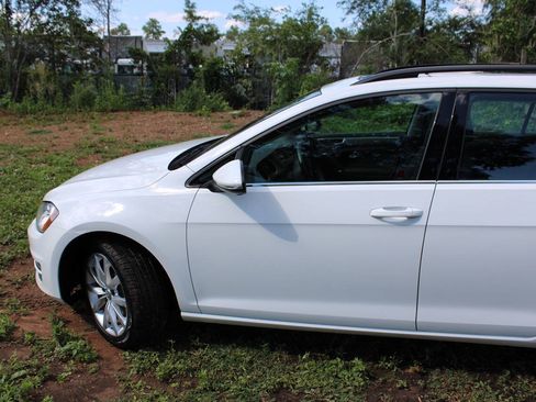 Used 2016 Volkswagen Golf SE FWD image 11
